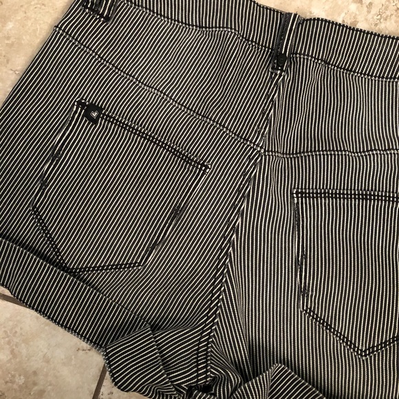 Lovesick Striped High Waisted Shorts Size 5 - Picture 4 of 4